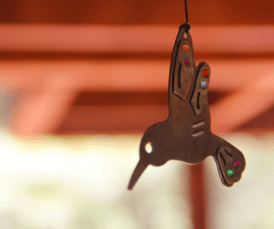A cute humming bird garden art. Perfect for brightening up small garden spaces.