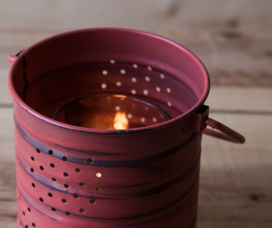Easy homemade decor idea: tin can lantern