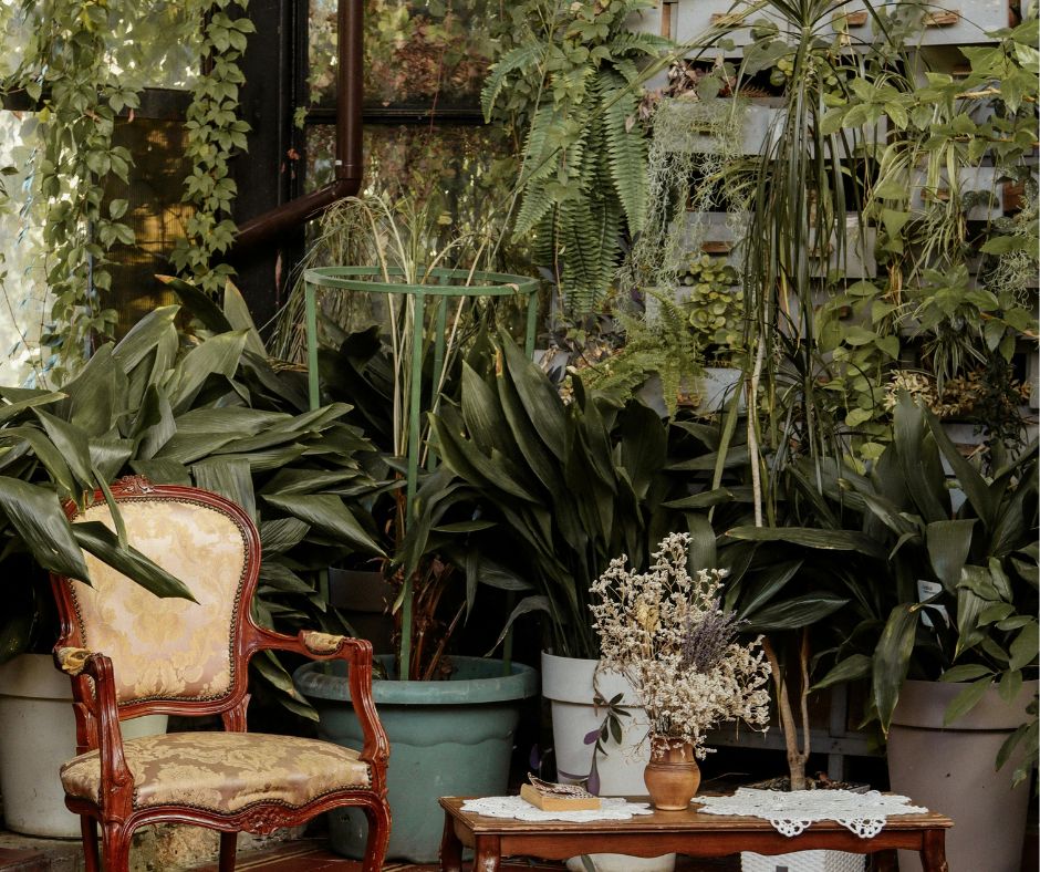 A lush solarium with classical style furnishing.